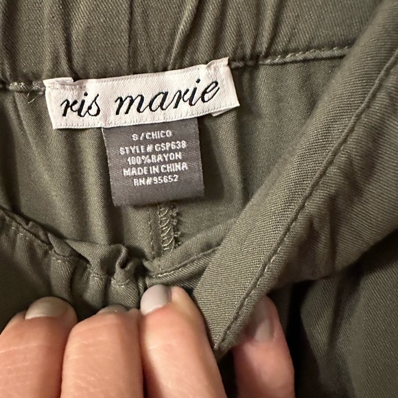 Army green light weight pants with tie waist size S - Picture 4 of 6